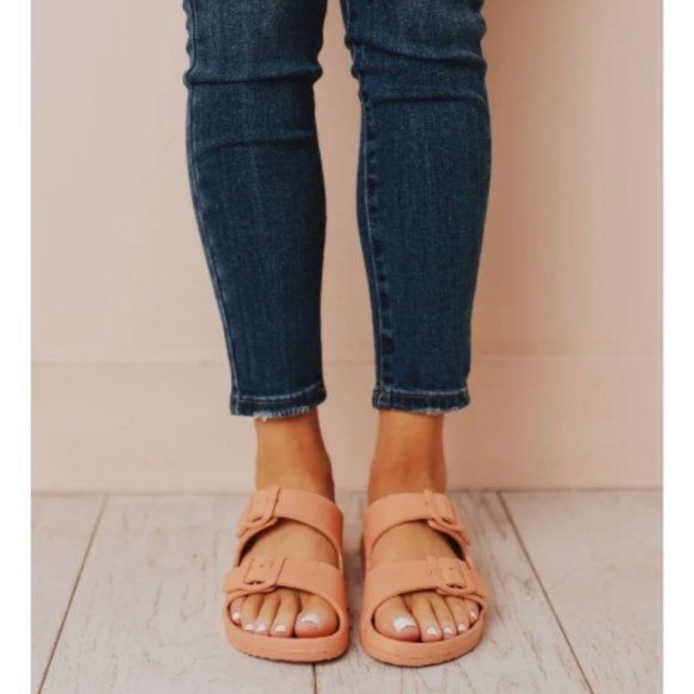 !! NEW !! Lightweight Double Buckle Sandals – Coral - Picture 5 of 9